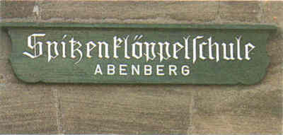 Schild am Schulgeb�ude
